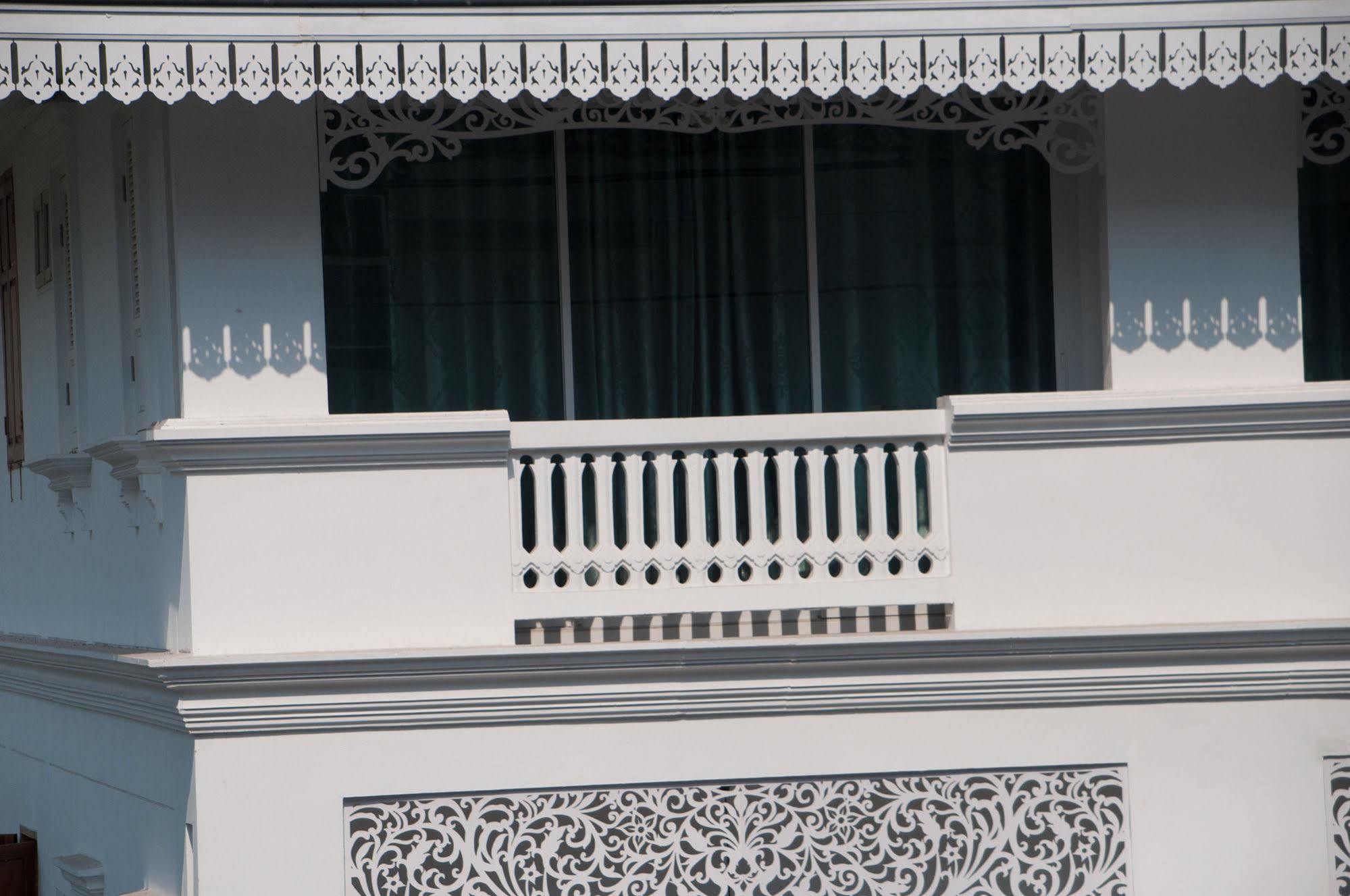 Отель Dharasom' S Colonial House Бангкок Экстерьер фото